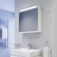 Шкаф за баня с огледало Велоче интериор